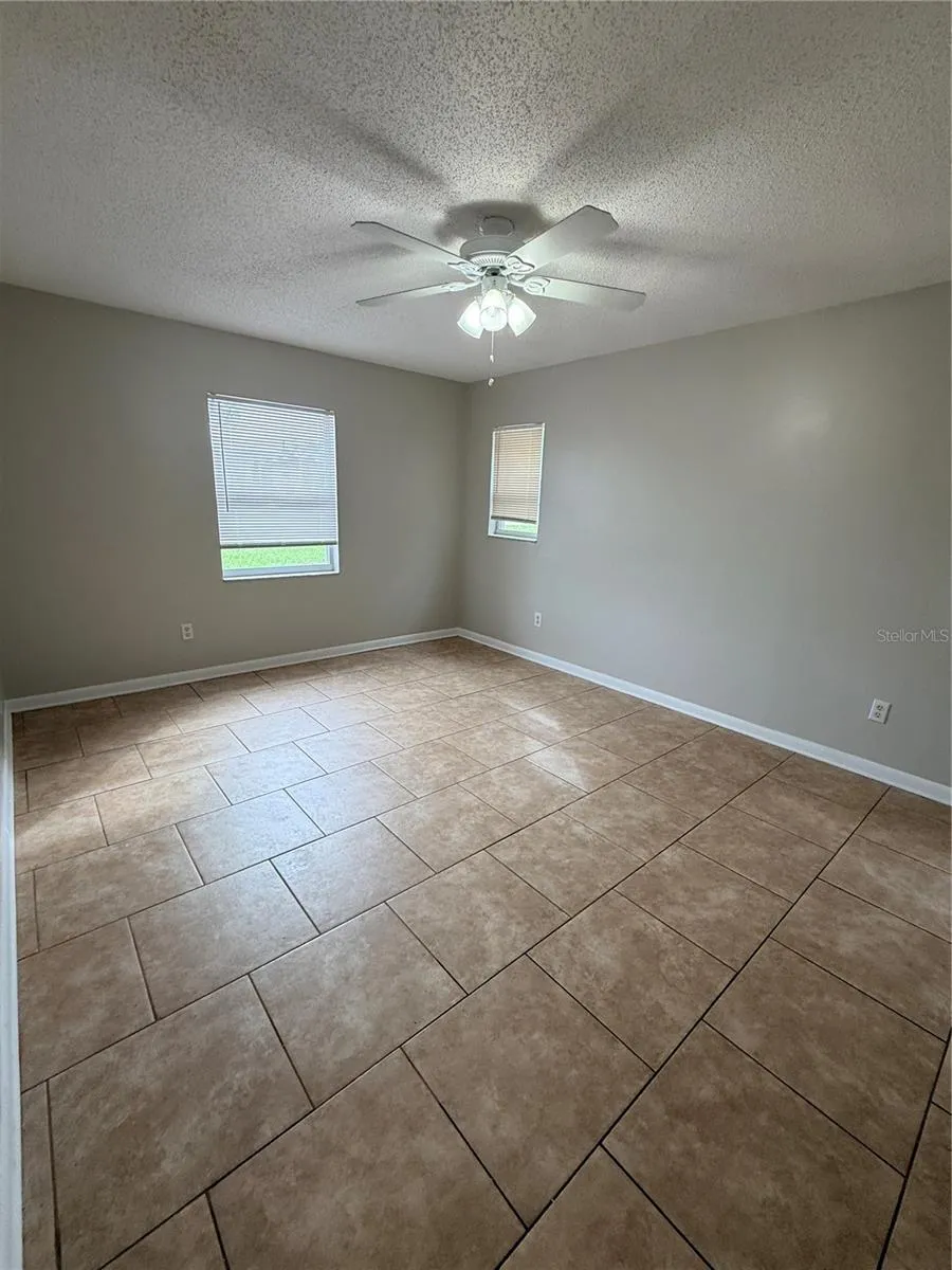 2942 GREYNOLDS STREET Deltona, FL 32738