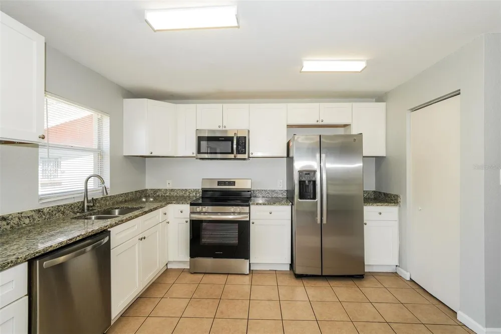5203 39TH STREET Tampa, FL 33610