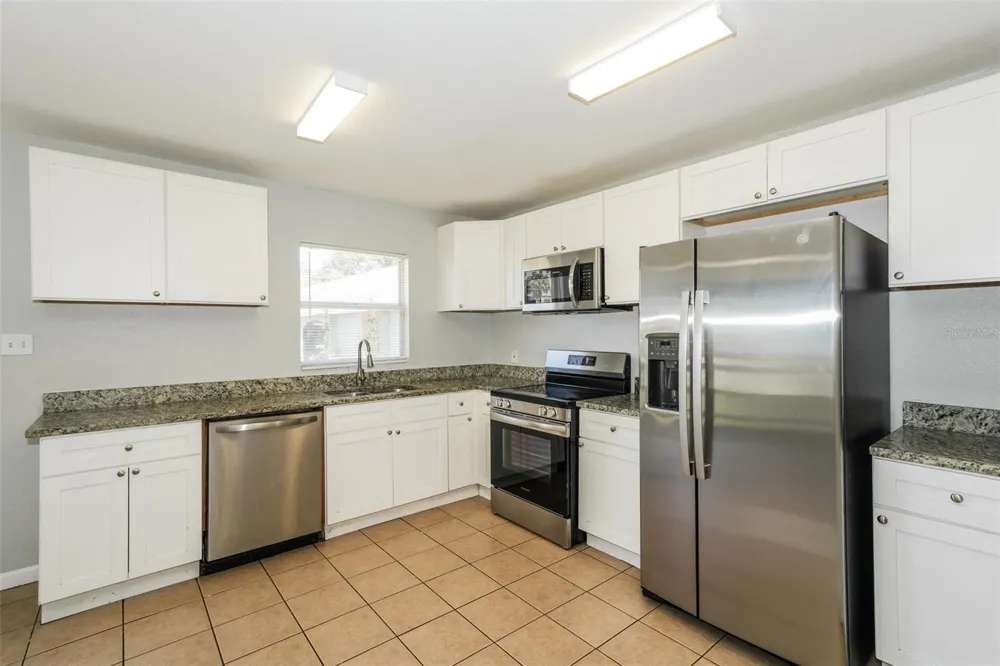 5203 39TH STREET Tampa, FL 33610