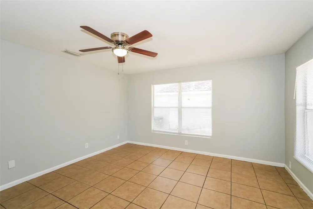 5203 39TH STREET Tampa, FL 33610