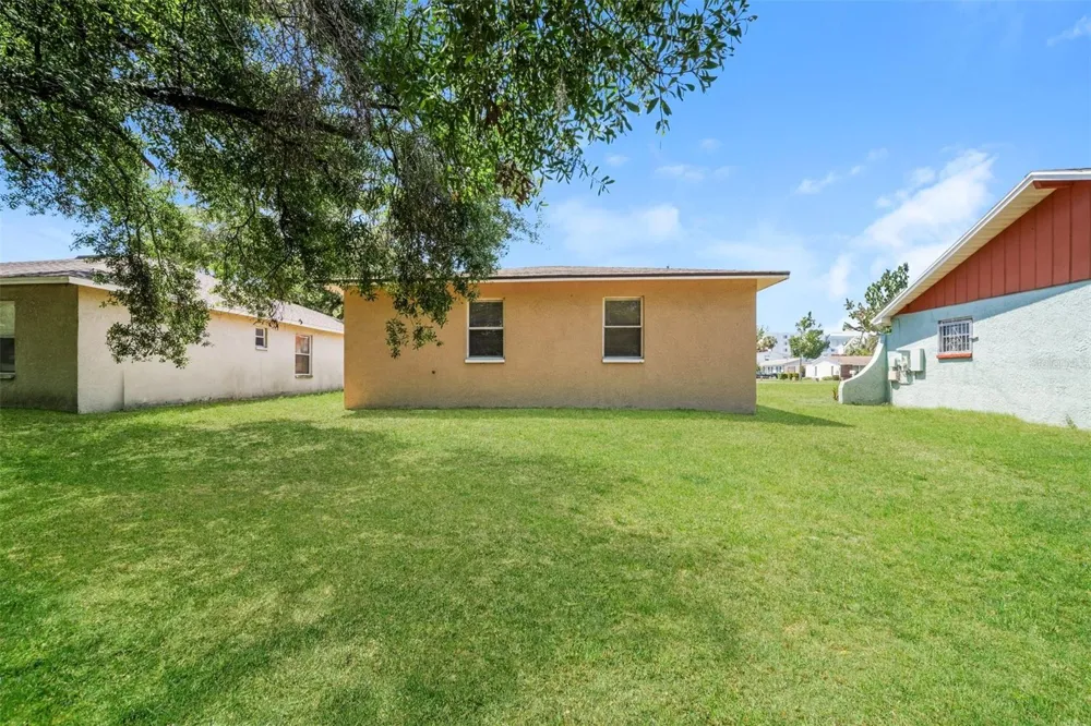 5203 39TH STREET Tampa, FL 33610