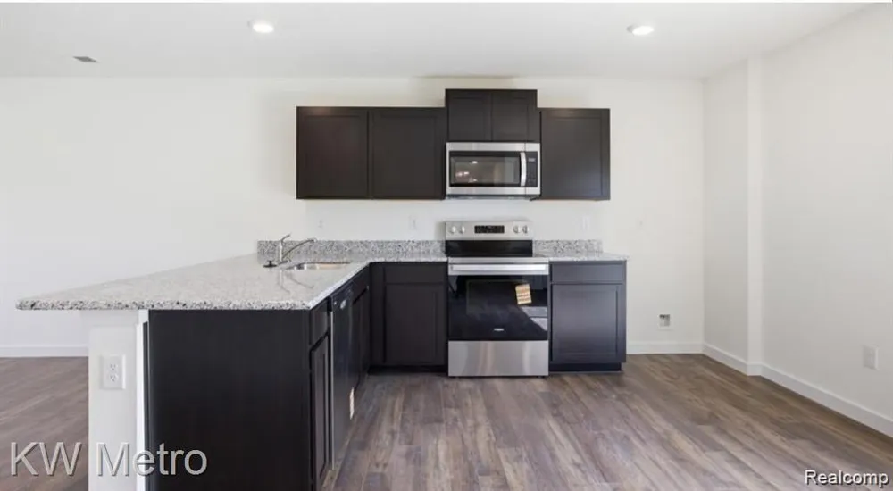 31 Oak Street Grand Blanc Charter Township, MI 48439