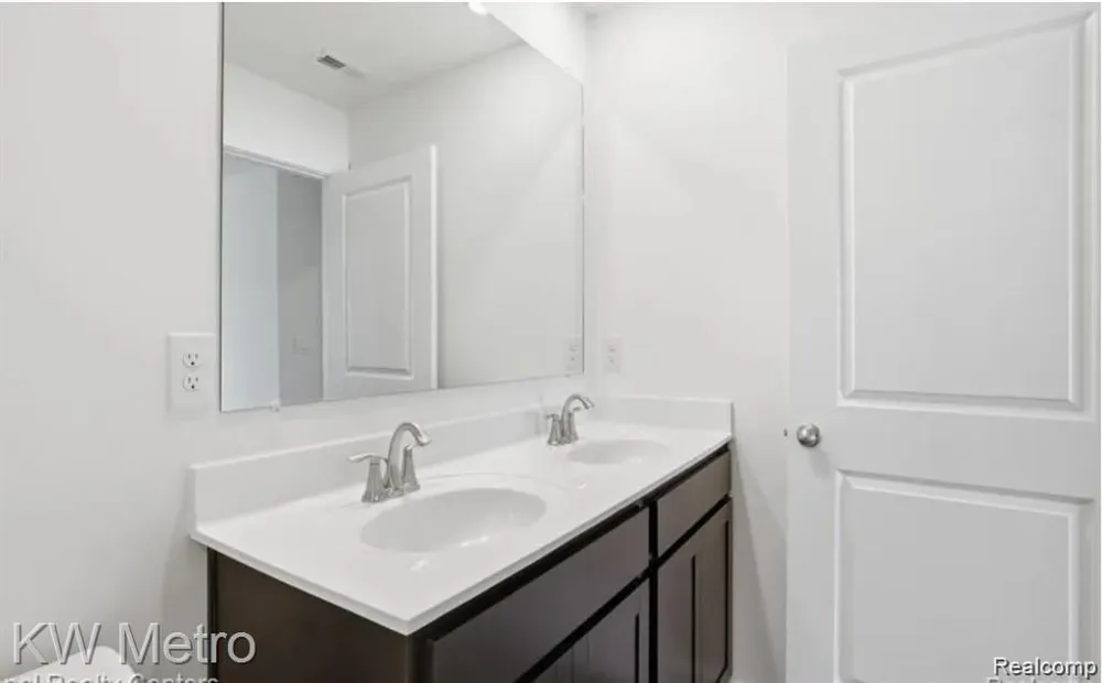 31 Oak Street Grand Blanc Charter Township, MI 48439