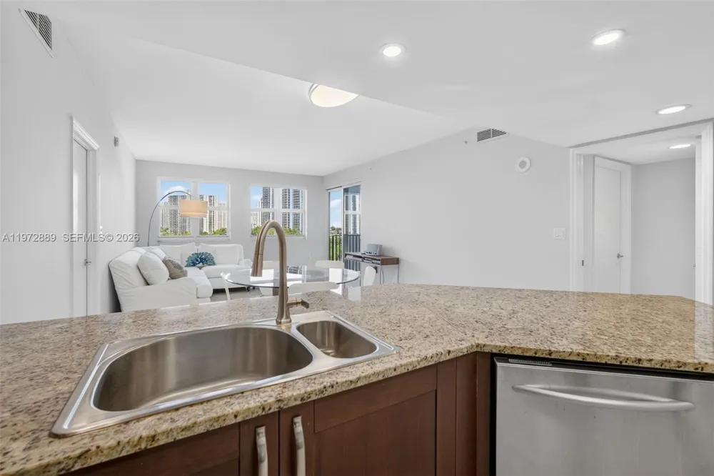 20000 E Country Club Dr #714 Aventura, FL 33180
