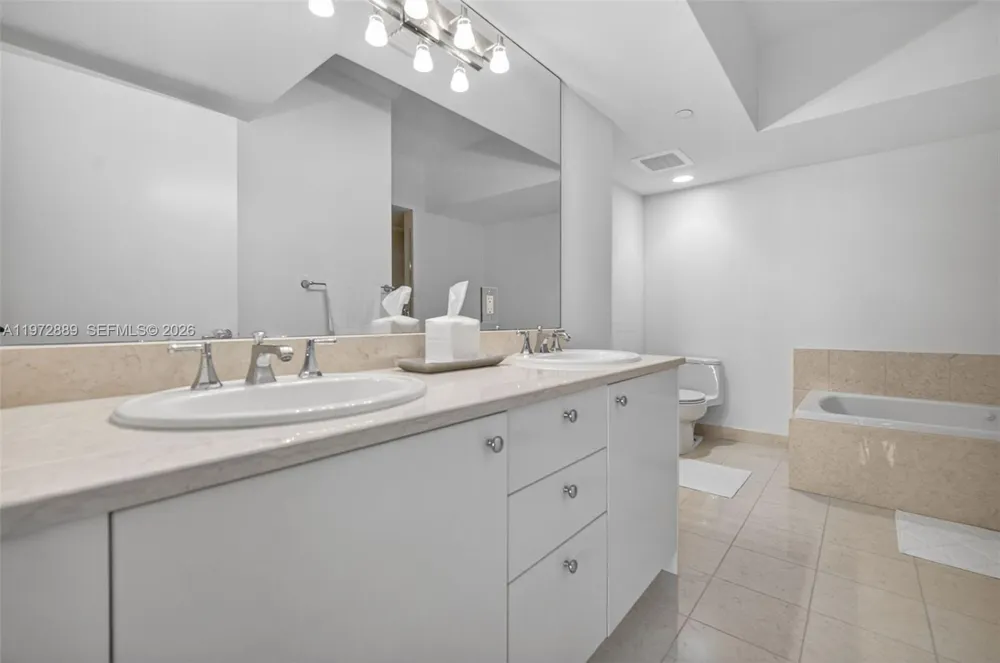 20000 E Country Club Dr #714 Aventura, FL 33180