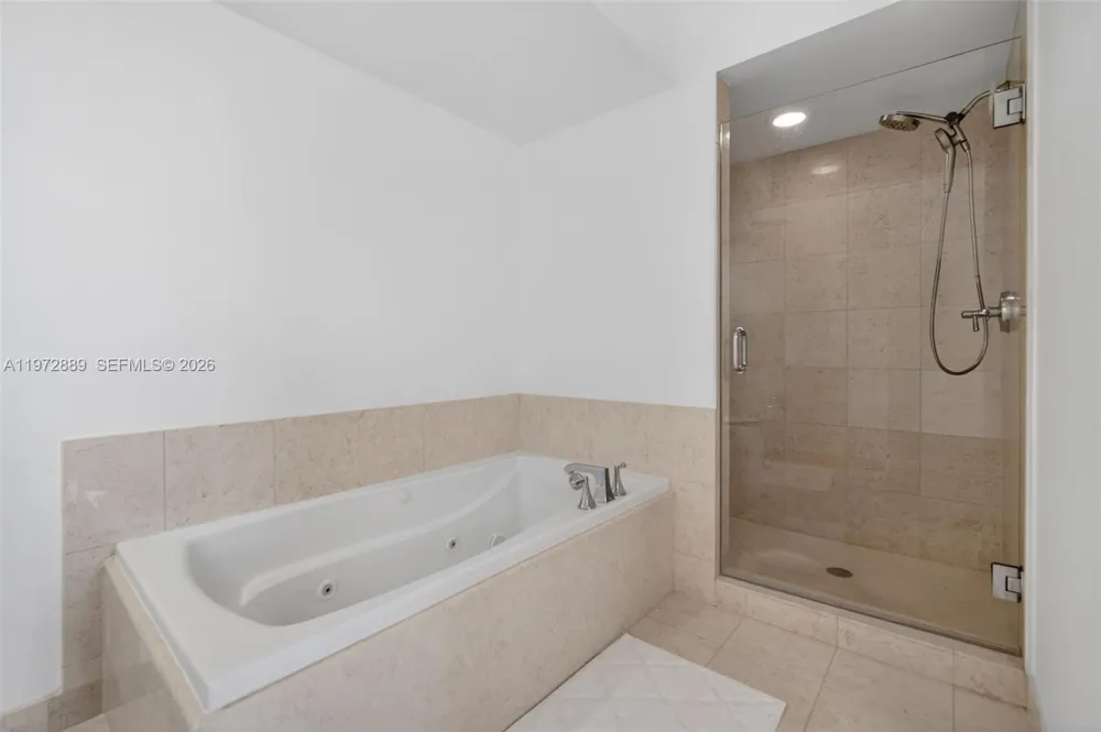 20000 E Country Club Dr #714 Aventura, FL 33180