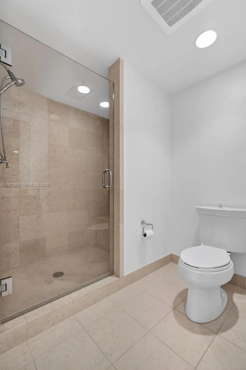 20000 E Country Club Dr #714 Aventura, FL 33180