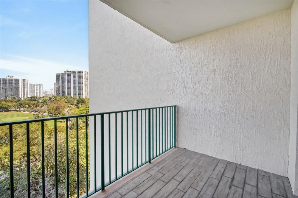 20000 E Country Club Dr #714 Aventura, FL 33180