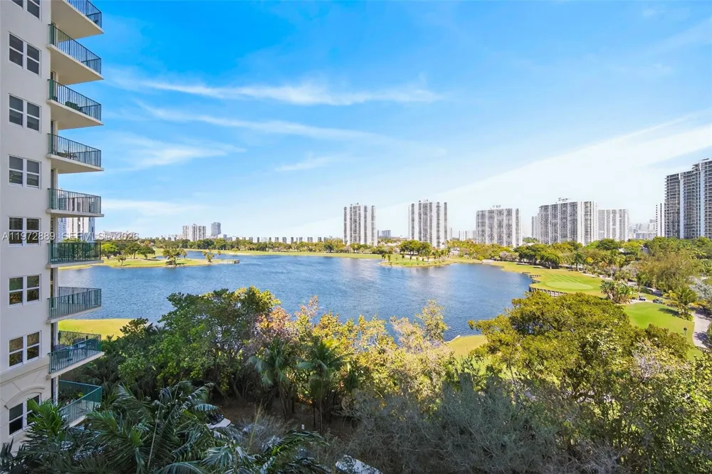 20000 E Country Club Dr #714 Aventura, FL 33180