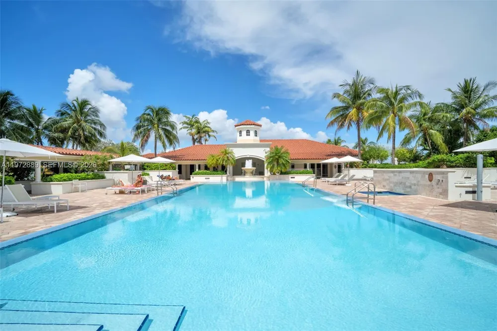 20000 E Country Club Dr #714 Aventura, FL 33180