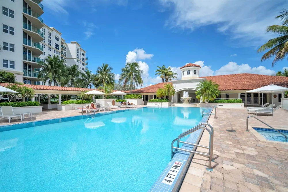 20000 E Country Club Dr #714 Aventura, FL 33180