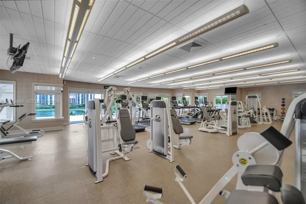 20000 E Country Club Dr #714 Aventura, FL 33180