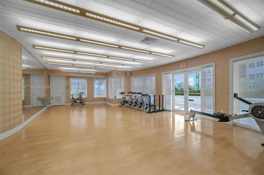20000 E Country Club Dr #714 Aventura, FL 33180