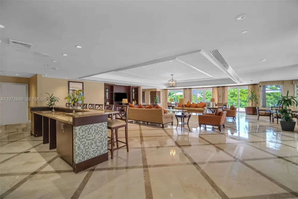 20000 E Country Club Dr #714 Aventura, FL 33180