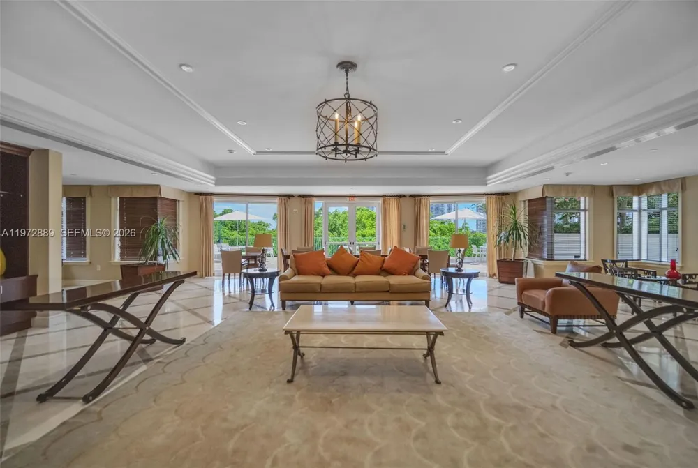 20000 E Country Club Dr #714 Aventura, FL 33180
