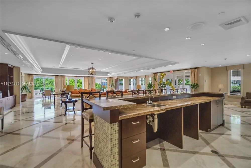 20000 E Country Club Dr #714 Aventura, FL 33180