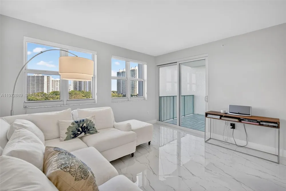 20000 E Country Club Dr #714 Aventura, FL 33180