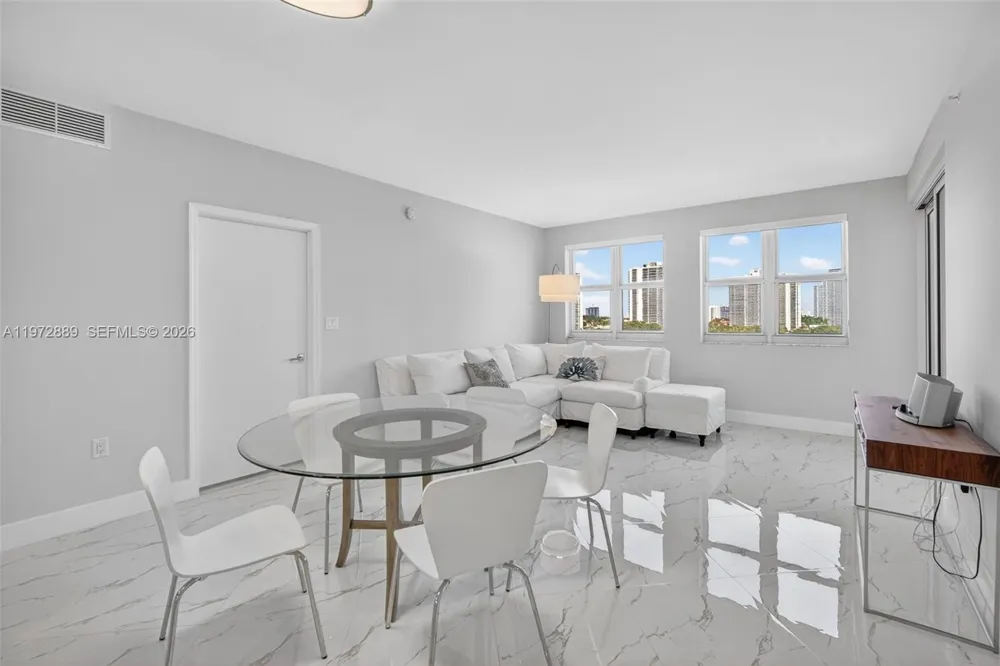 20000 E Country Club Dr #714 Aventura, FL 33180