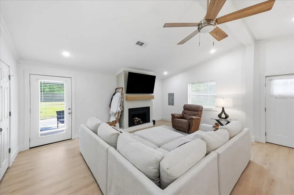 11565 Greenway Drive Beaumont, TX 77705