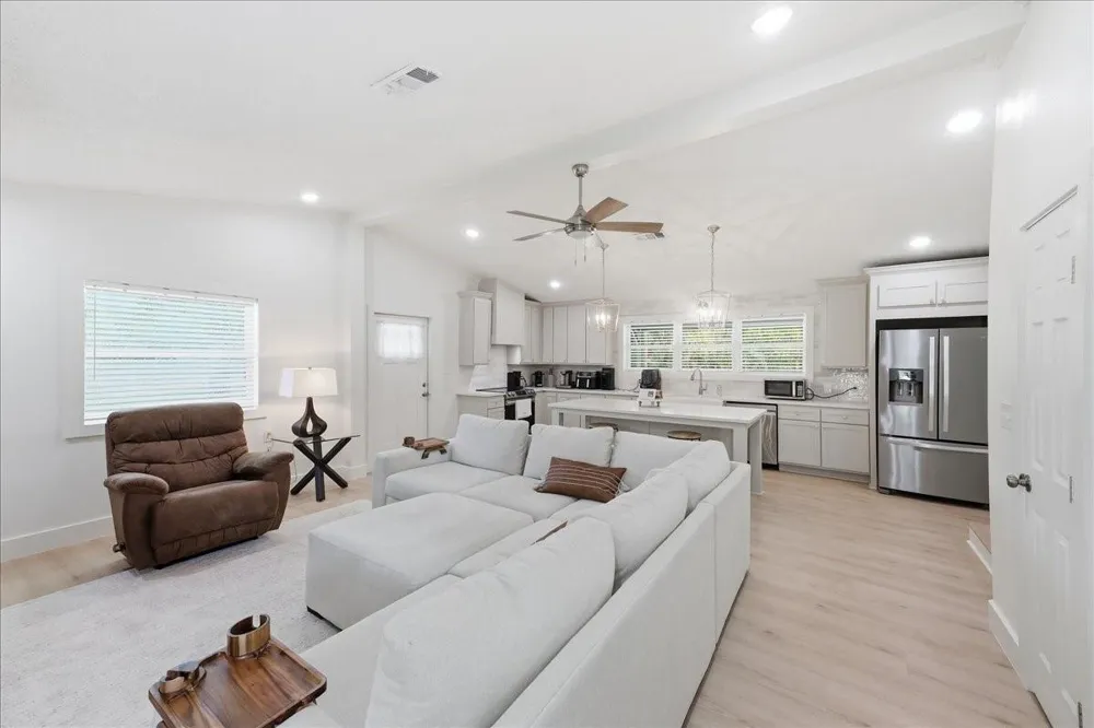 11565 Greenway Drive Beaumont, TX 77705