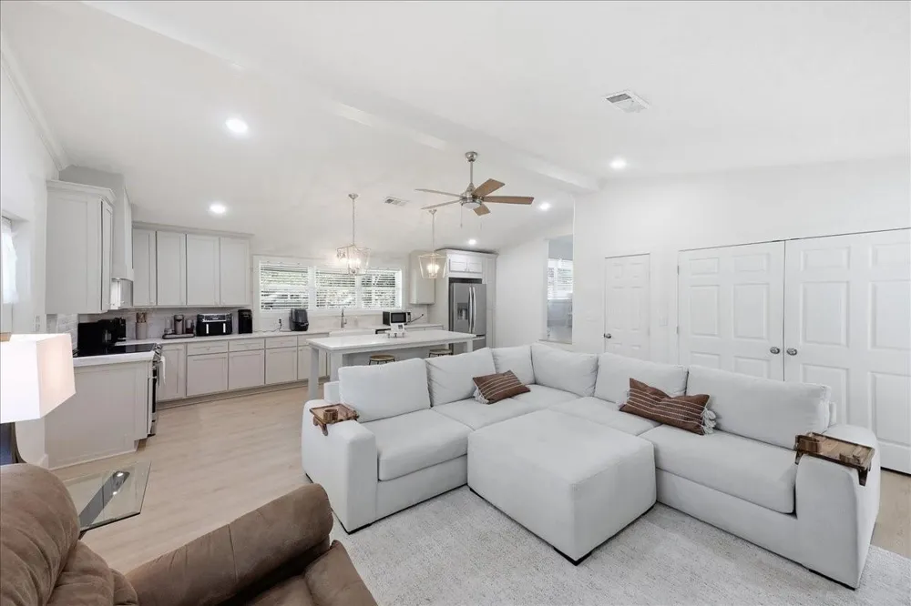 11565 Greenway Drive Beaumont, TX 77705
