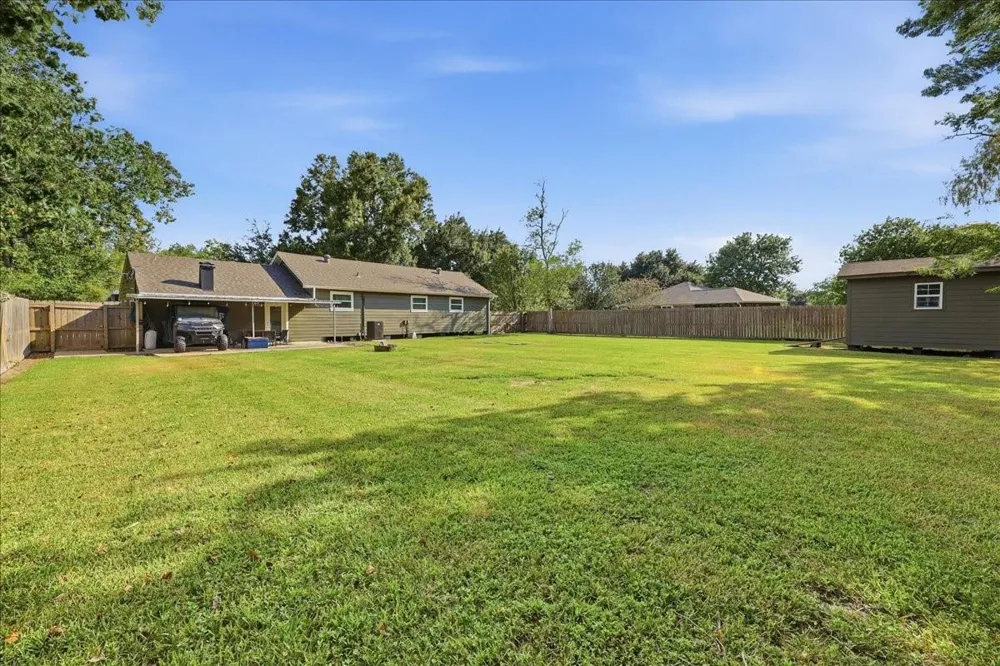 11565 Greenway Drive Beaumont, TX 77705