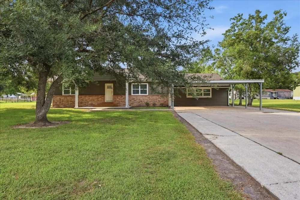 11565 Greenway Drive Beaumont, TX 77705