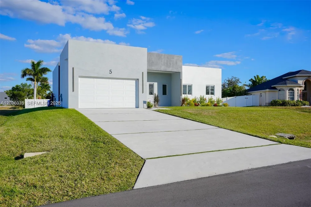 5 SW 26th Place Cape Coral, FL 33991