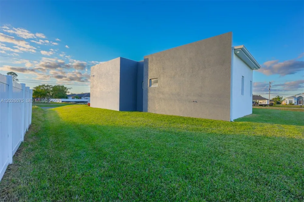 5 SW 26th Place Cape Coral, FL 33991