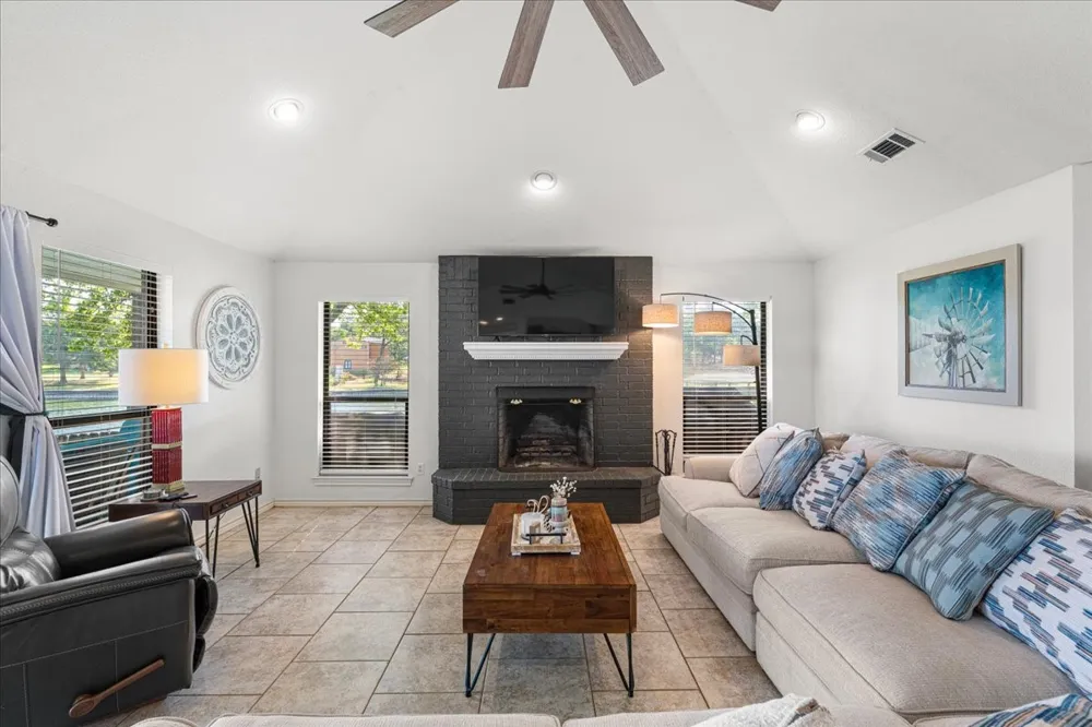 122 Knights Circle Streetman, TX 75859