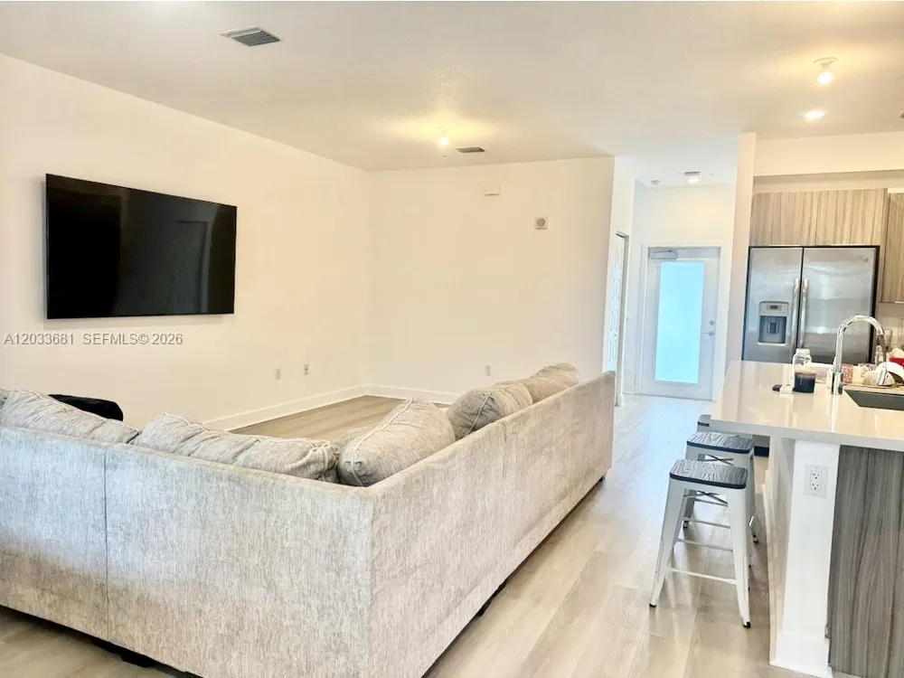 4700 NW 84th Ave #15 Doral, FL 33166