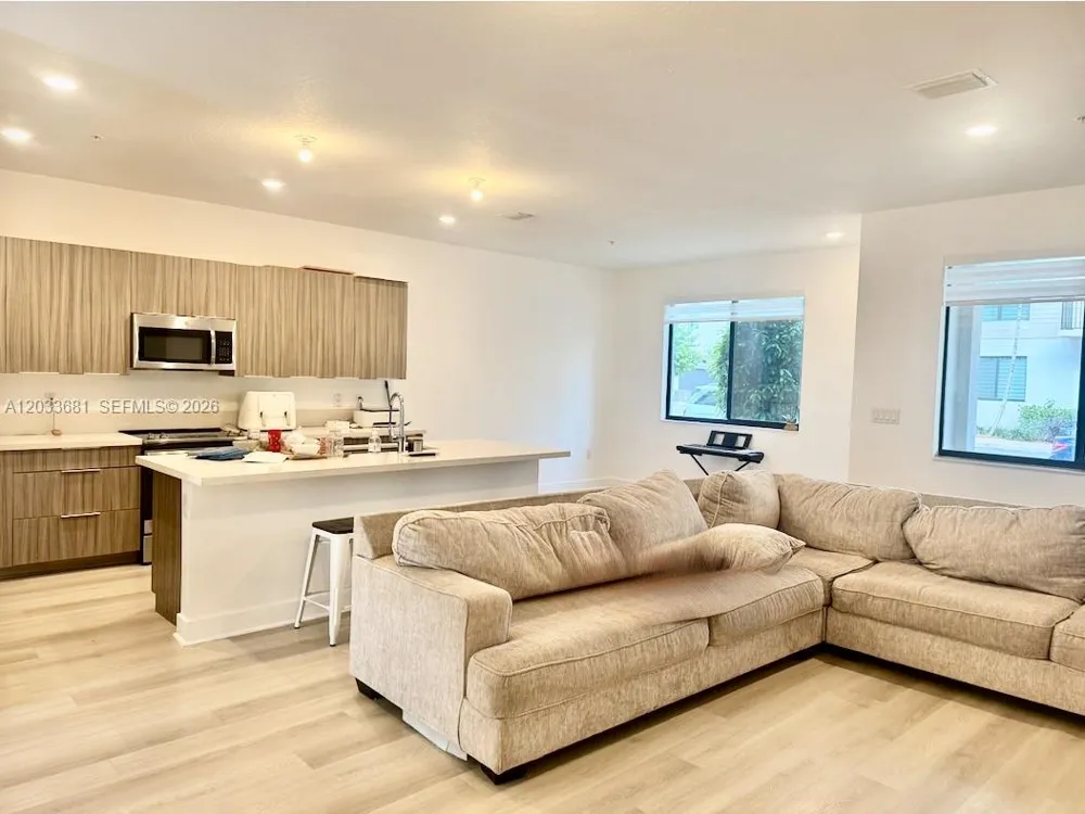 4700 NW 84th Ave #15 Doral, FL 33166