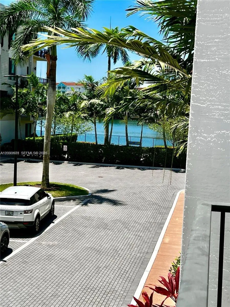 4700 NW 84th Ave #15 Doral, FL 33166