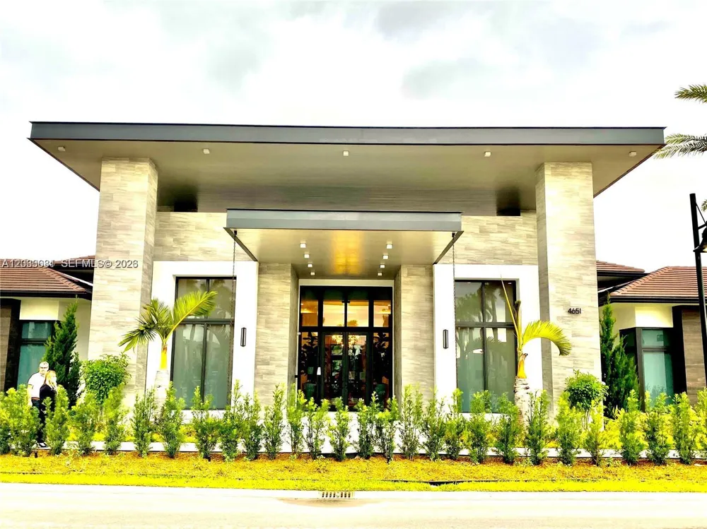 4700 NW 84th Ave #15 Doral, FL 33166