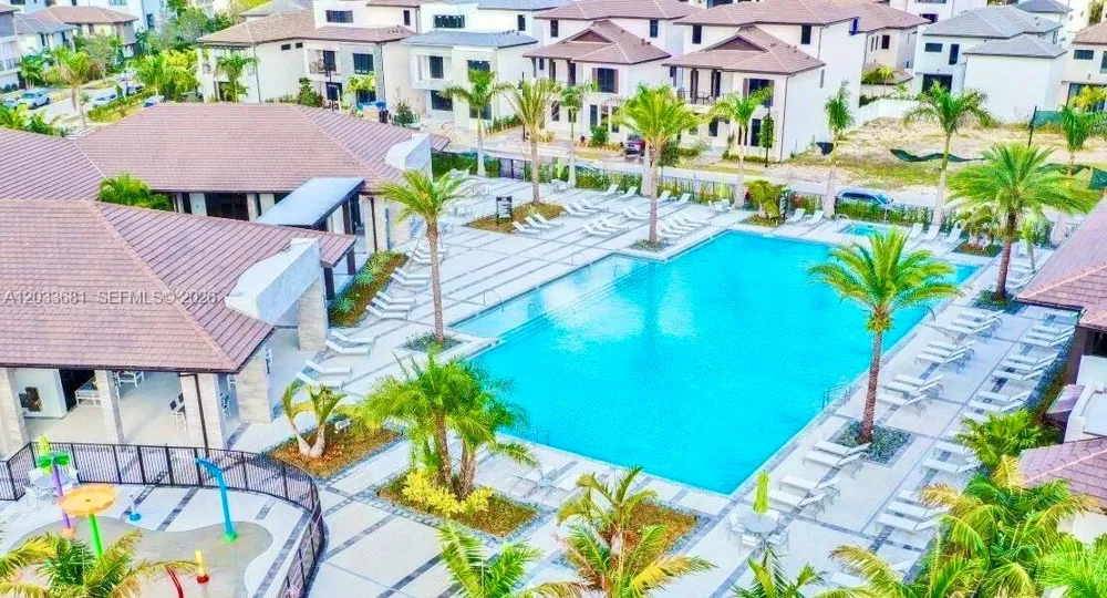 4700 NW 84th Ave #15 Doral, FL 33166
