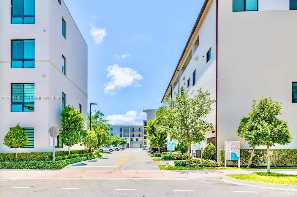 4700 NW 84th Ave #15 Doral, FL 33166
