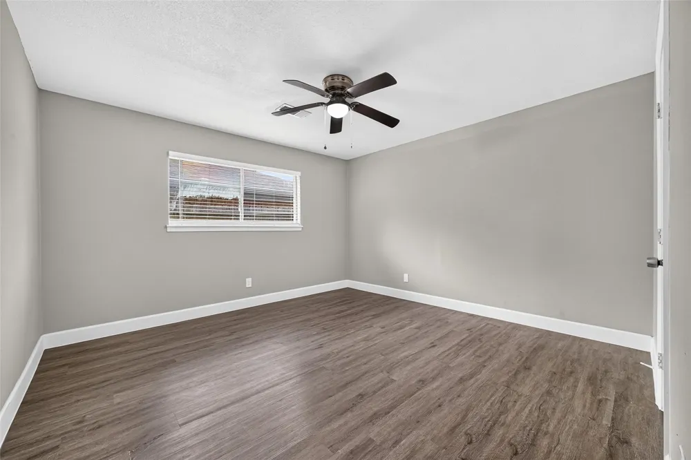 411 Cole Street Webster, TX 77598