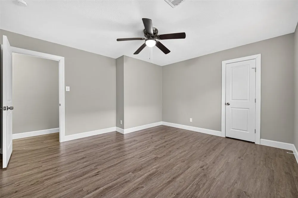 411 Cole Street Webster, TX 77598