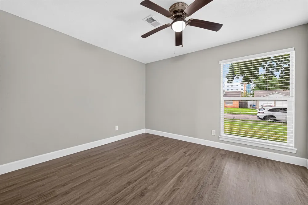411 Cole Street Webster, TX 77598