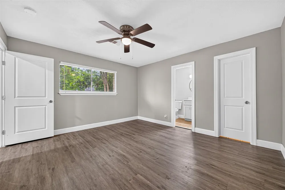 411 Cole Street Webster, TX 77598