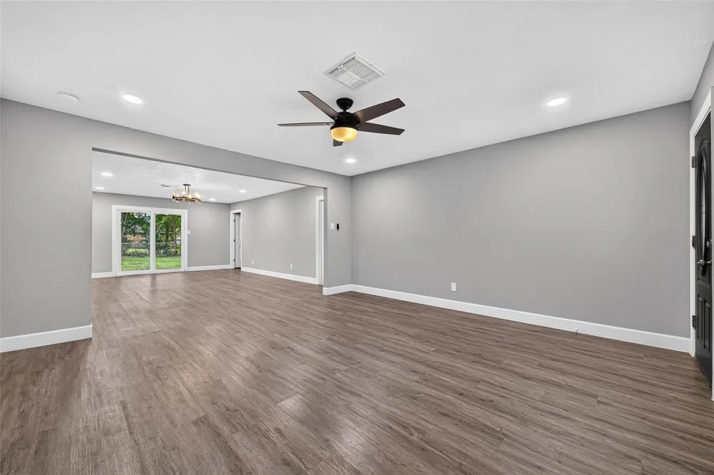 411 Cole Street Webster, TX 77598