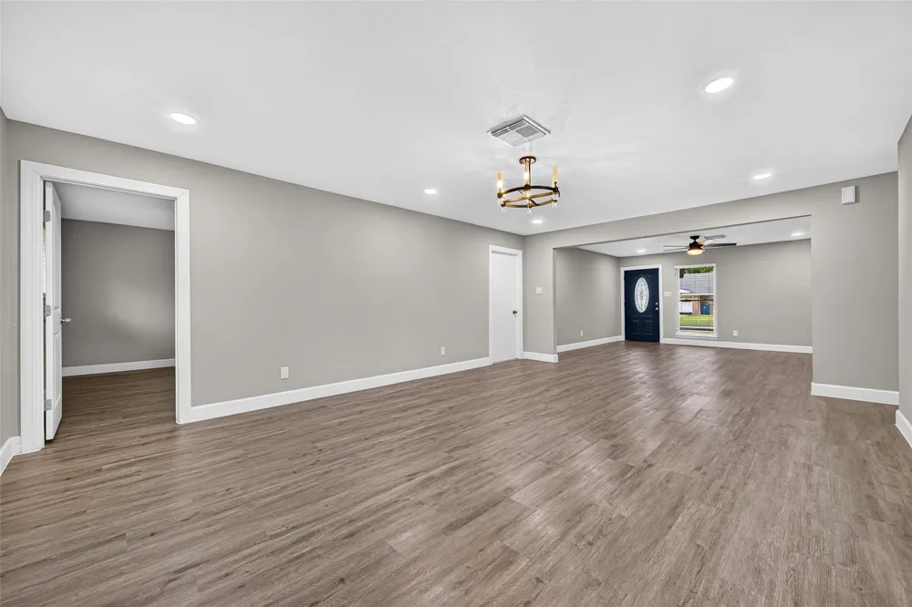 411 Cole Street Webster, TX 77598