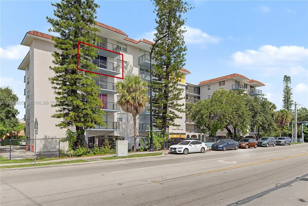 12590 NE 16th Ave #402 North Miami, FL 33161