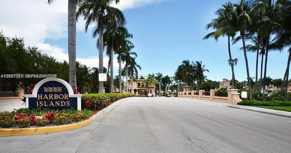 957 Harbor Vw #957 Hollywood, FL 33019