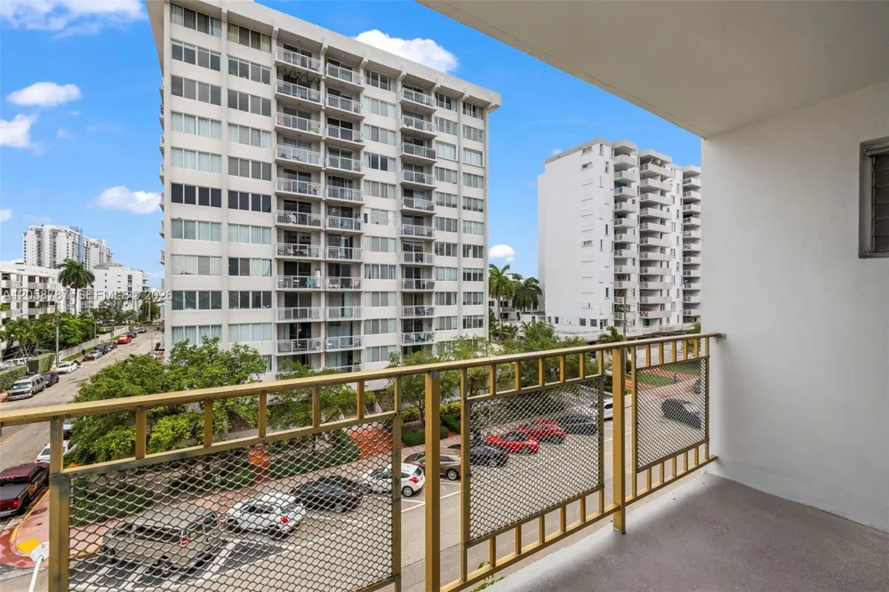 1340 Lincoln Rd #502 Miami Beach, FL 33139