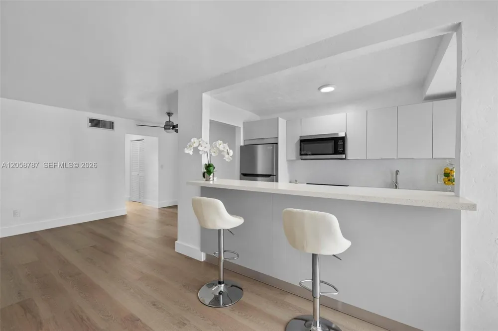 1340 Lincoln Rd #502 Miami Beach, FL 33139
