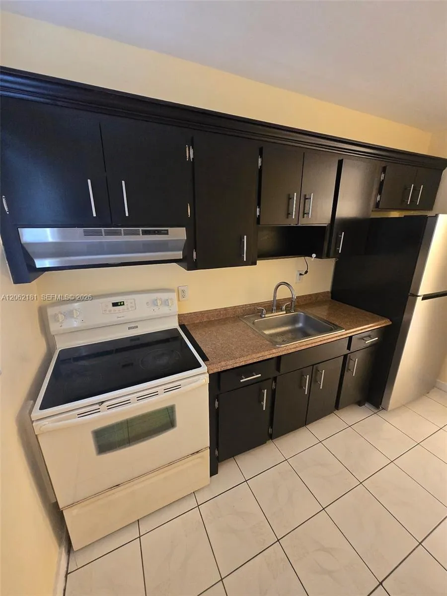 7340 NW 37th St #1-4 Davie, FL 33024