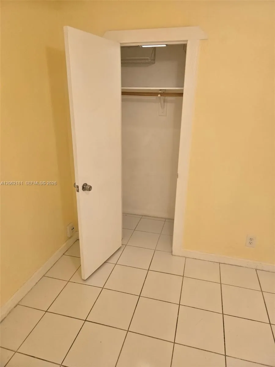 7340 NW 37th St #1-4 Davie, FL 33024