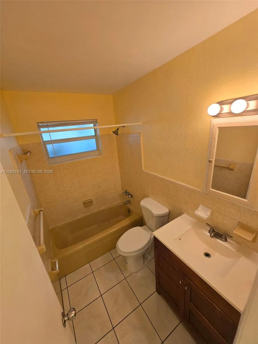 7340 NW 37th St #1-4 Davie, FL 33024