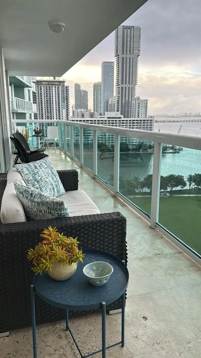 1800 Bayshore Dr #1609 Miami, FL 33132